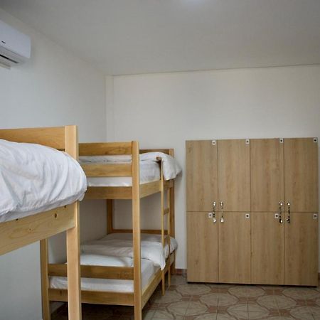 Me&You Hostel Tirana Buitenkant foto