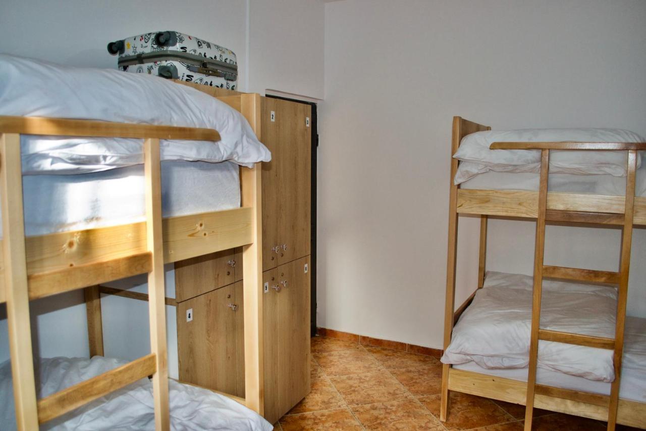 Me&You Hostel Tirana Buitenkant foto